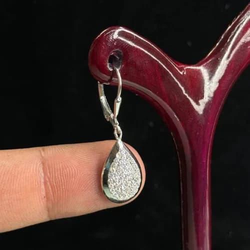 گوشواره اشکی فول نگین — تصویر ۴