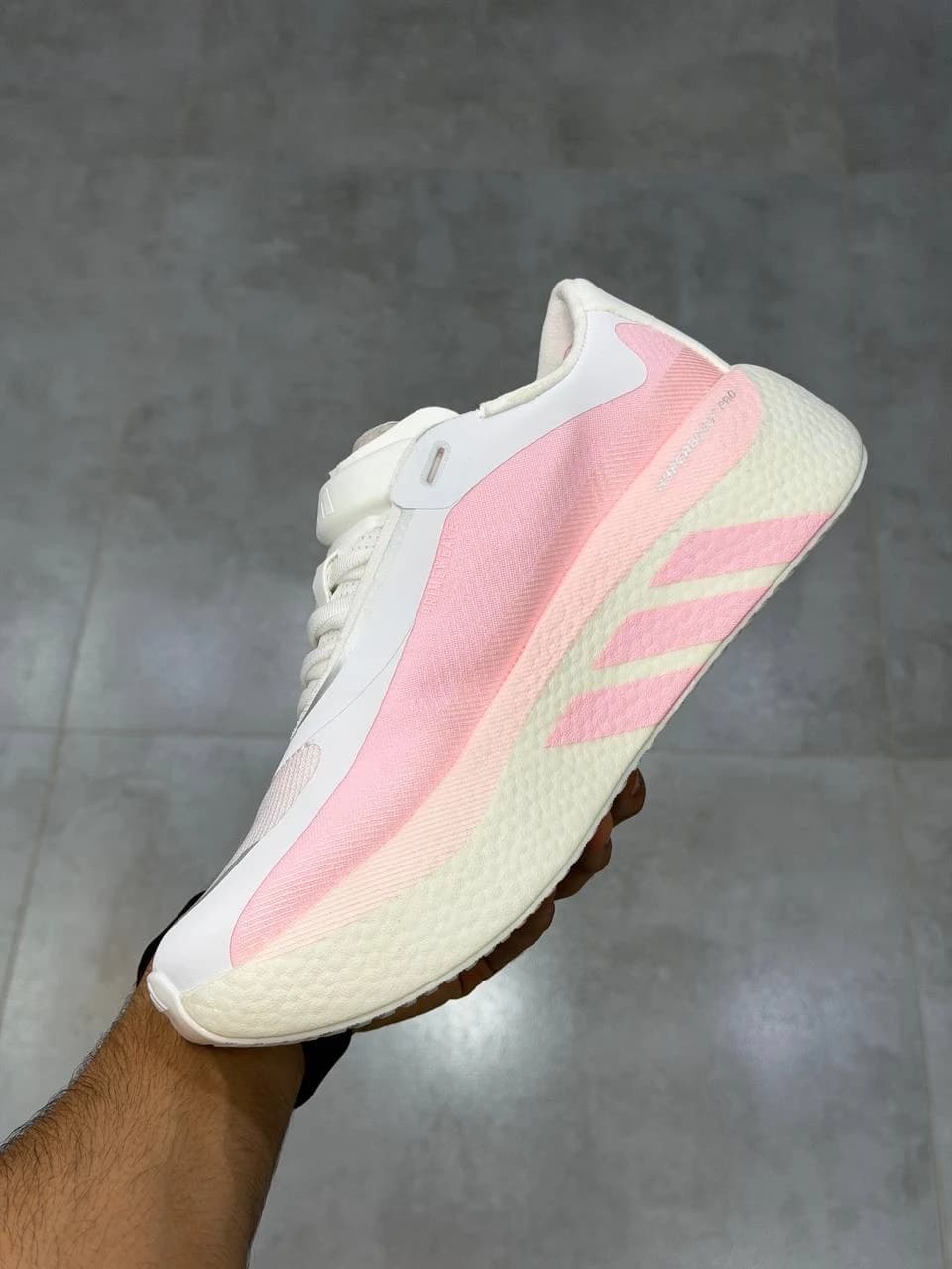 کتونی آدیداس هایپربوست ادج سفید صورتی Adidas Hyperboost Edge White Pink — تصویر ۹