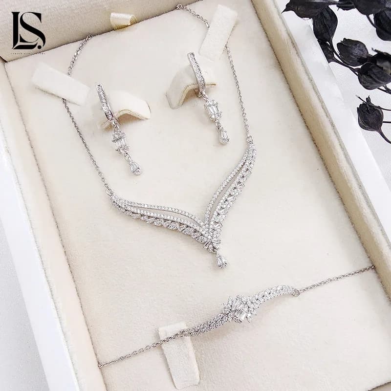 سرویس زنجیری نقره عیار 925 لاریسا مدل SZ25 با نگین زیرکونیا استار — تصویر ۲