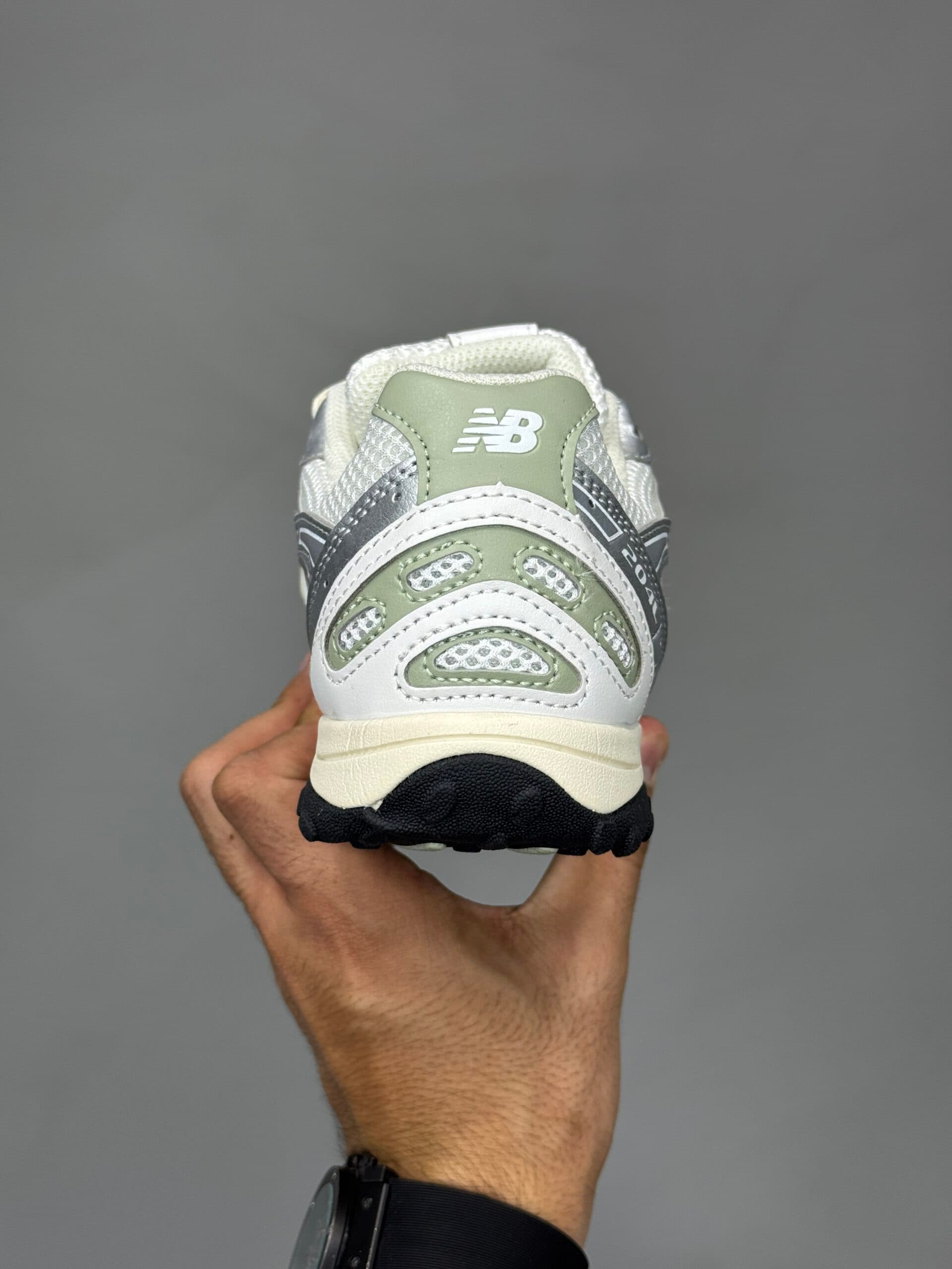 کتونی نیوبالانس 204L سیلور متالیک New Balance 204L Silver Metallic — تصویر ۱۲