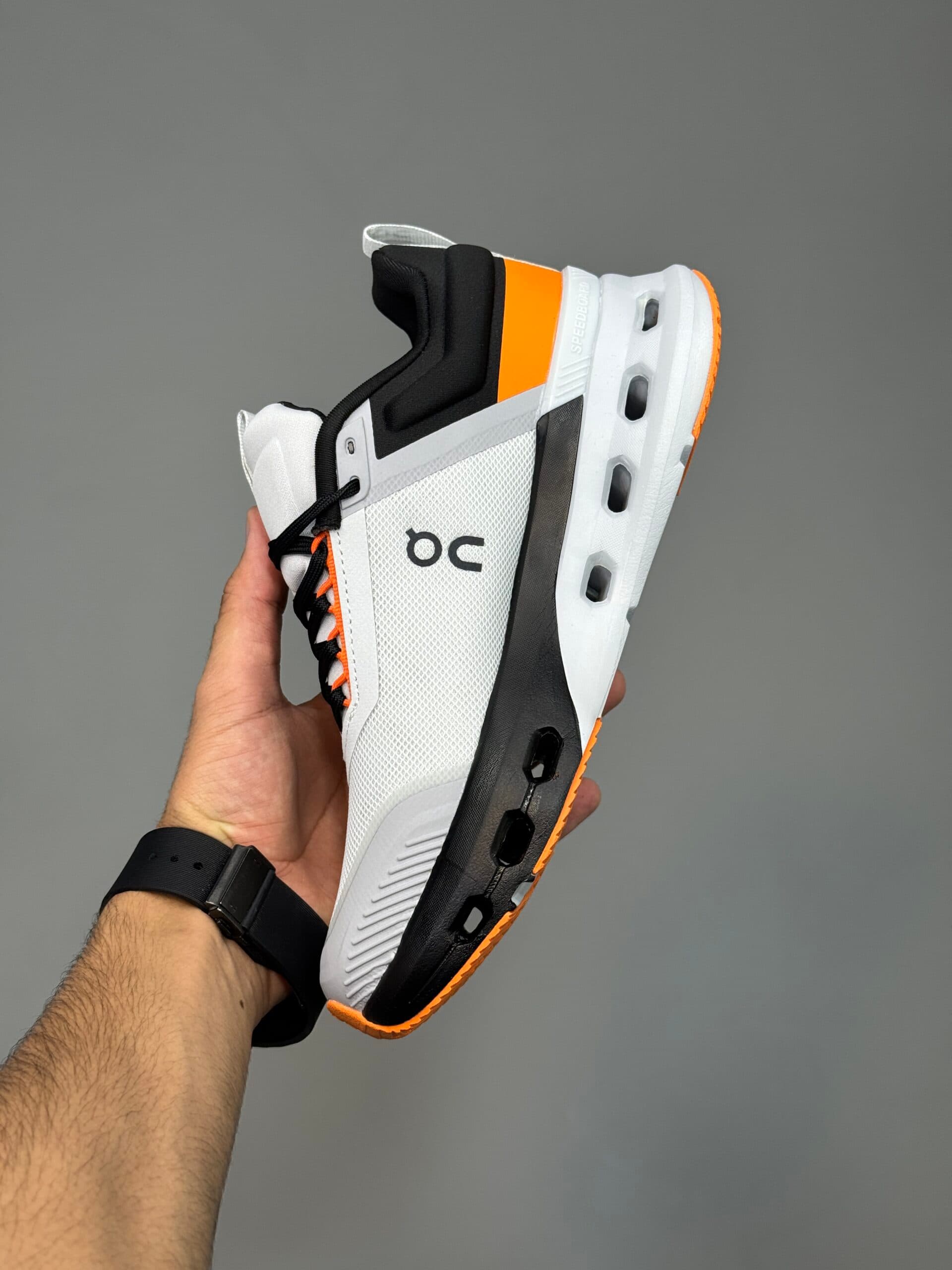 کتونی آن رانینگ سفید نارنجی On Running Cloudnova X White & Orange — تصویر ۴