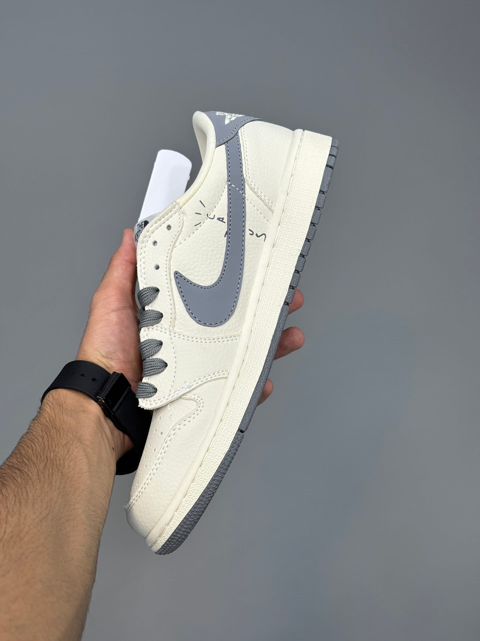 کتونی نایک ایر جردن وان ترویس اسکات لو کاستوم Nike Air Jordan 1 Low Custom — تصویر ۴