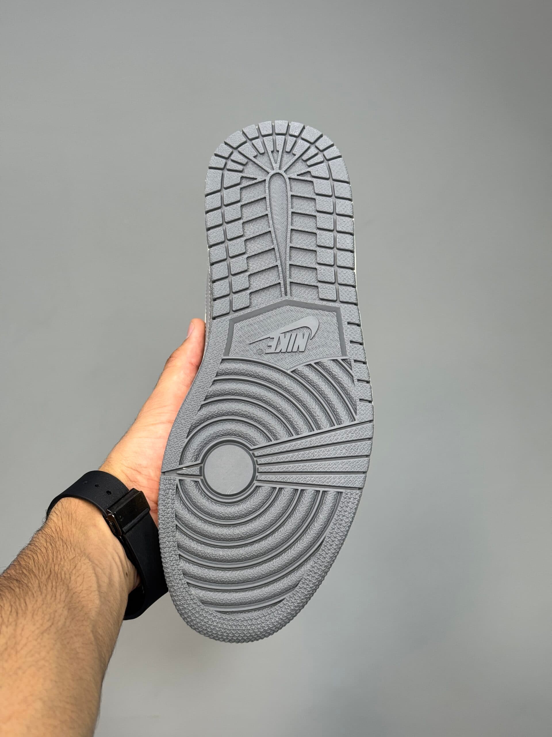 کتونی نایک ایر جردن وان ترویس اسکات لو کاستوم Nike Air Jordan 1 Low Custom — تصویر ۵