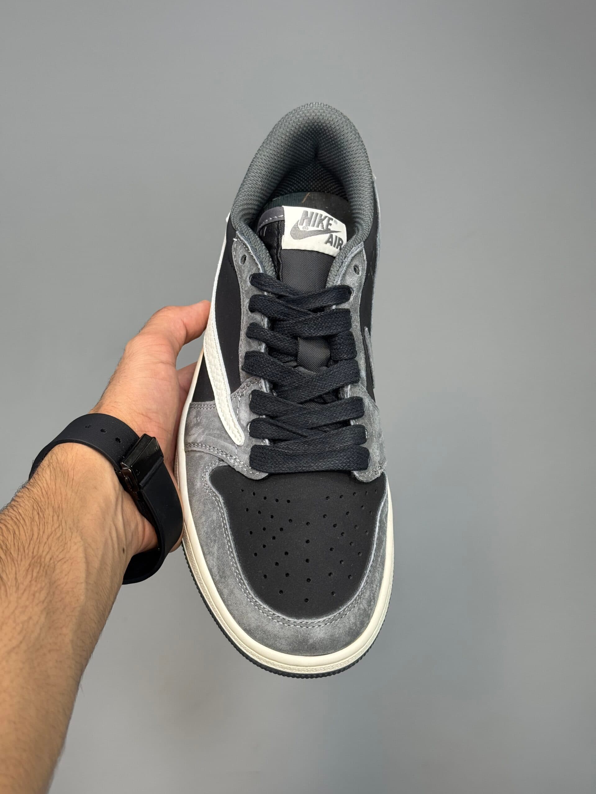 کتونی نایک ایر جردن وان لو ترویس اسکات گری اسموک مشکی طوسی Nike Jordan 1 Travis Scott Gray Smoke — تصویر ۱۰