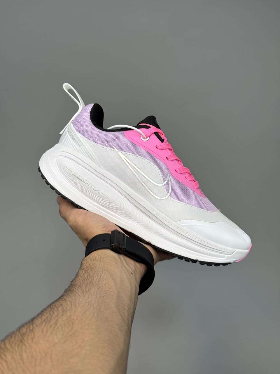 کتونی نایک وومرو 18 سفید صورتی Nike Vomero 18 Pink White — تصویر ۲