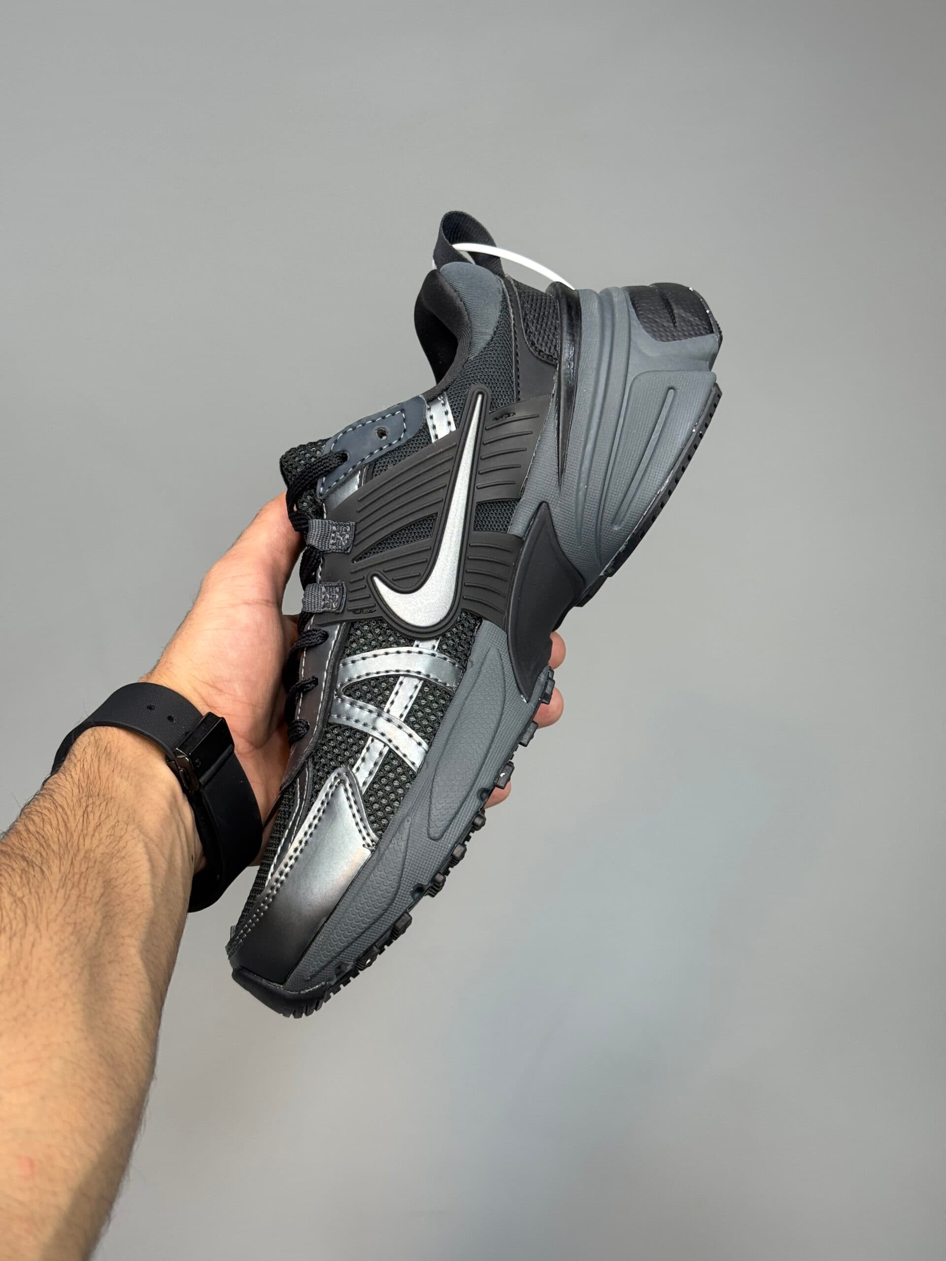 کتونی نایک وی تو کی ران مشکی دودی تیره Nike V2K Run Black Dark Smoke Grey — تصویر ۴