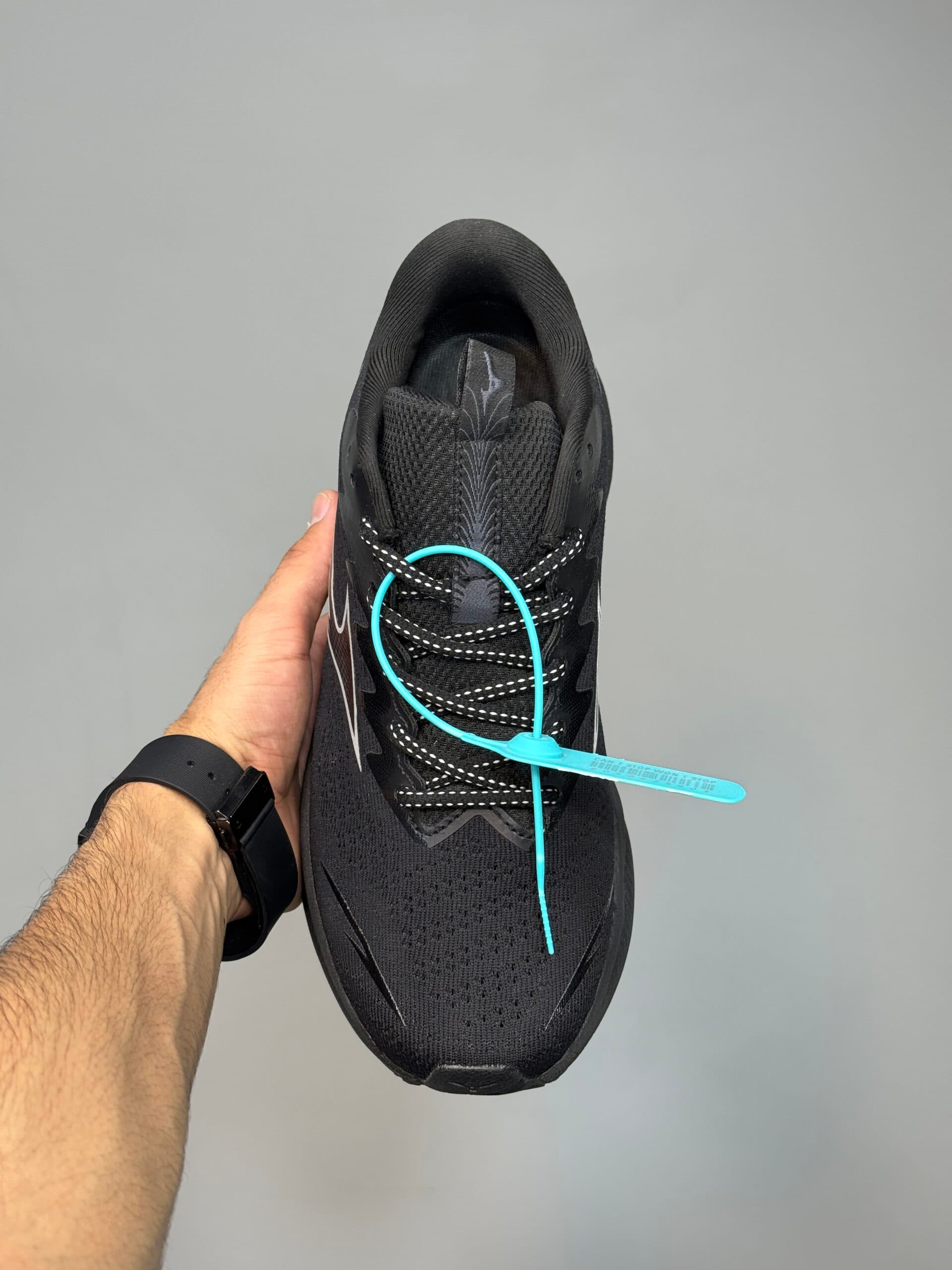 کتونی میزانو استرو پلاس Mizuno Astro Plus Black Black Silver — تصویر ۳