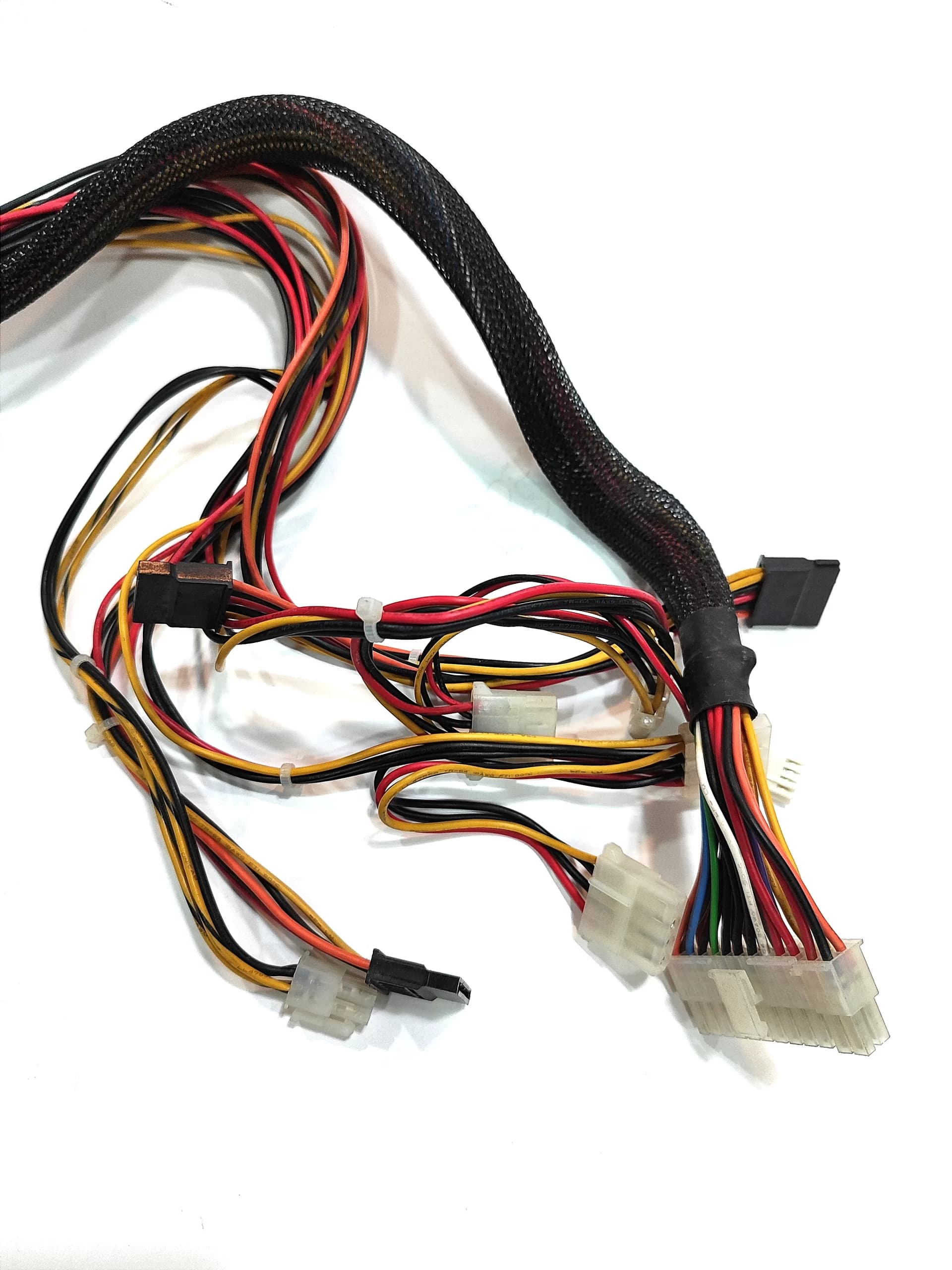 پاور 330w گرین مدل 80Plus-GP330A غیر ماژولار (استوک) — تصویر ۳