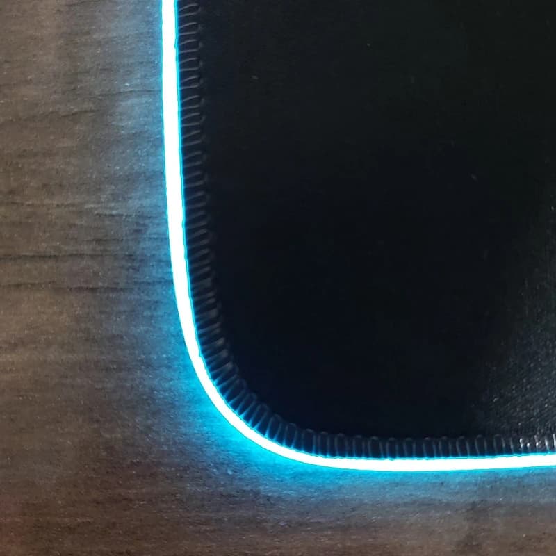 ماوس پد مخصوص بازی مدل GLOWING CooL RGB — تصویر ۴