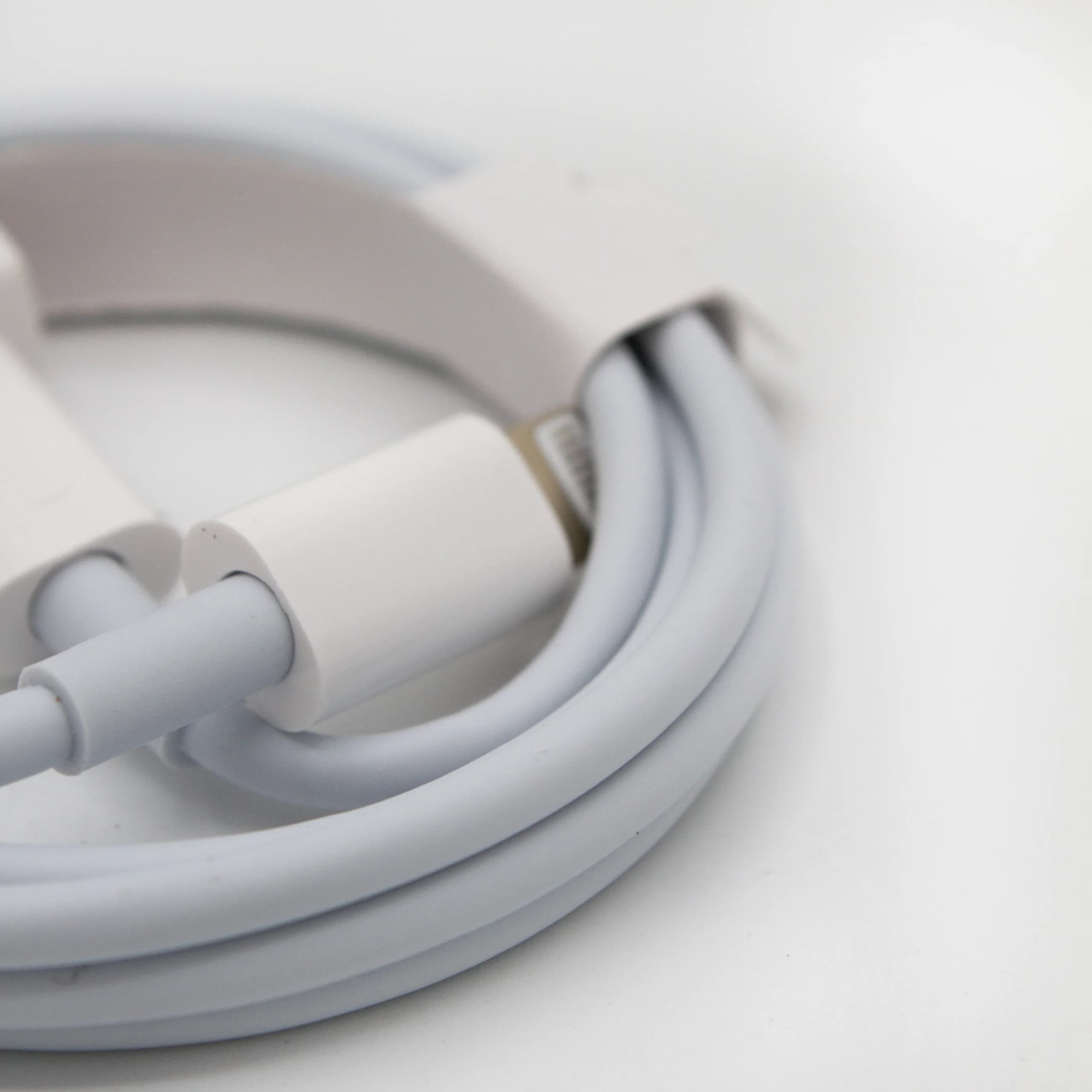 کابل شارژ لایتنینگ USB Lightning درجه یک — تصویر ۳