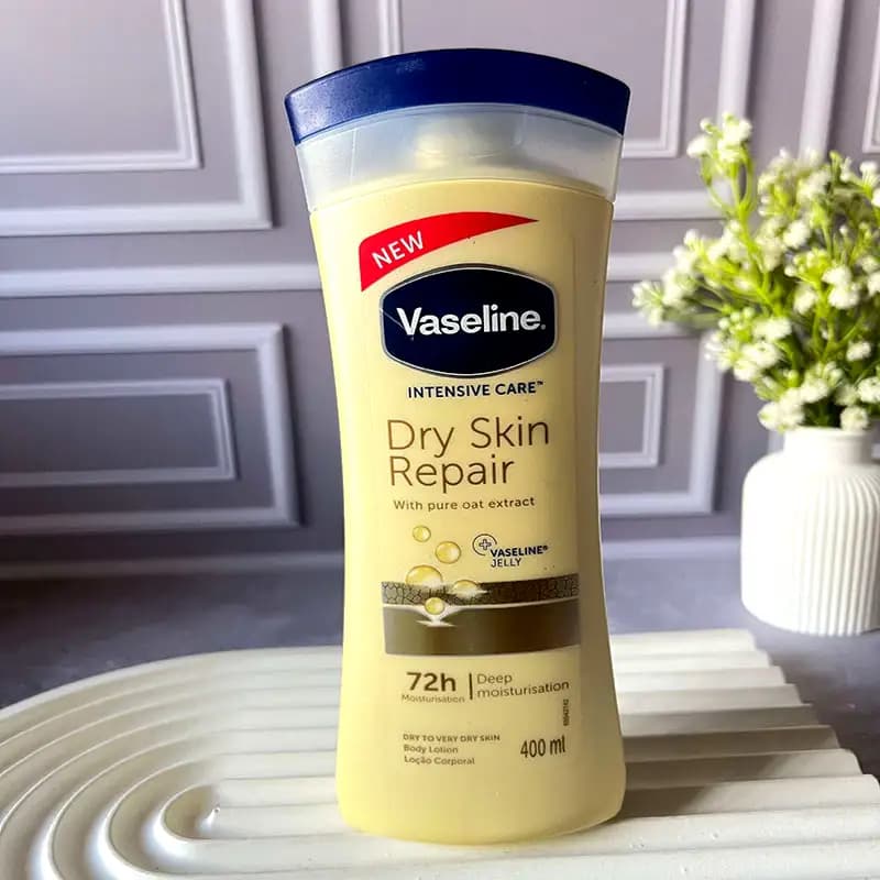 لوسیون وازلین مدل (DRY SKIN REPAIR VASELINE)