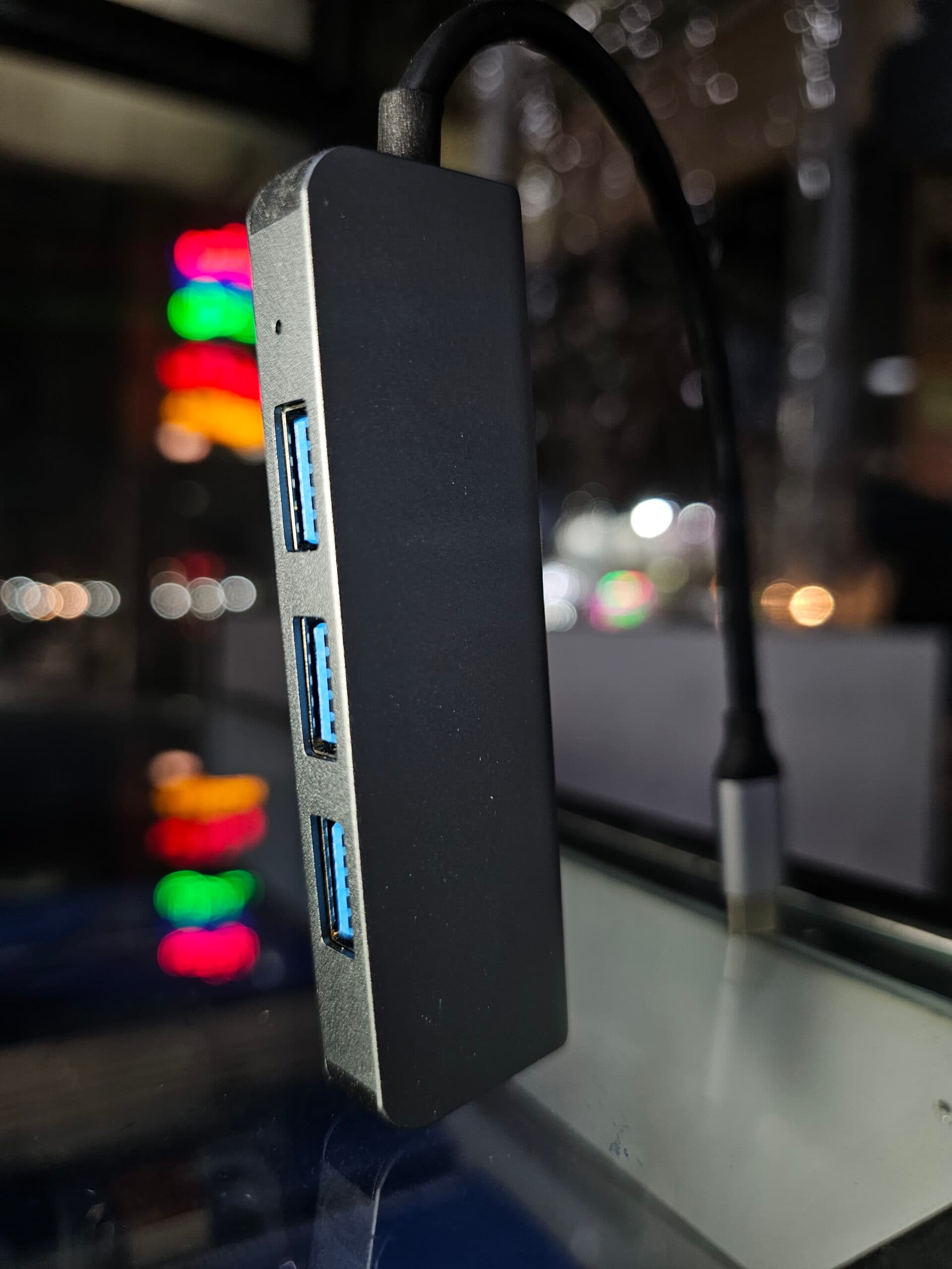 هاب 4 پورت USB-C برند X-NOVA مدل X950 — تصویر ۴