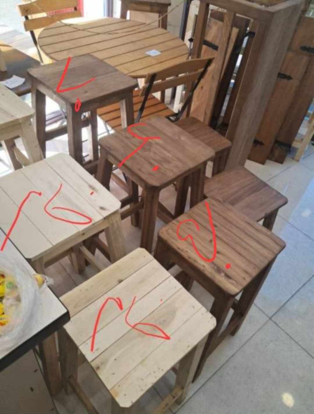 چهار پایه (صندلی) چوبی — تصویر ۱۰