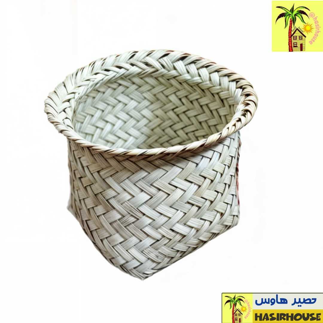 سبد حصیری لبه دار