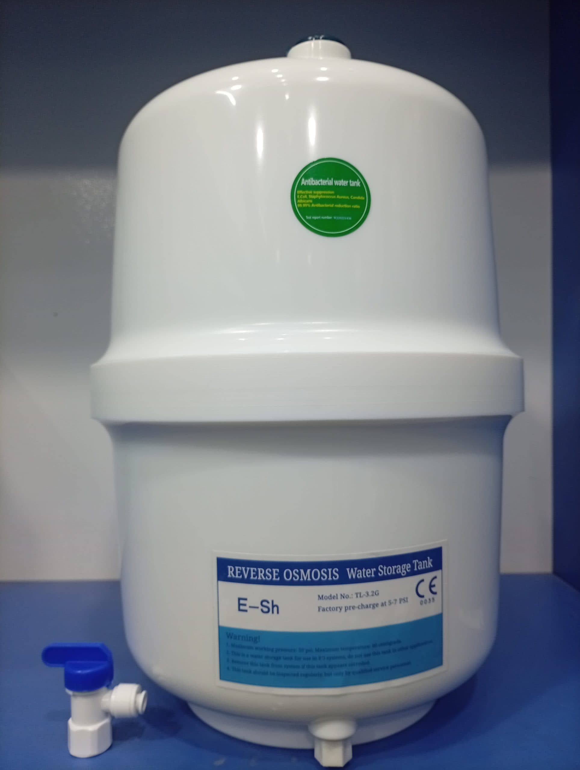 مخزن ۳/۲ گالن چینی با شیر مخزن — تصویر ۳