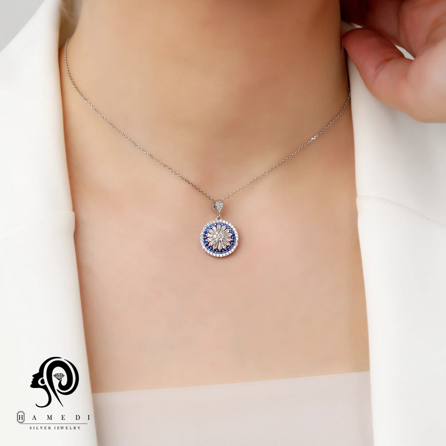مدال نقره زنانه نگین دار مدل MIH S15 — تصویر ۳