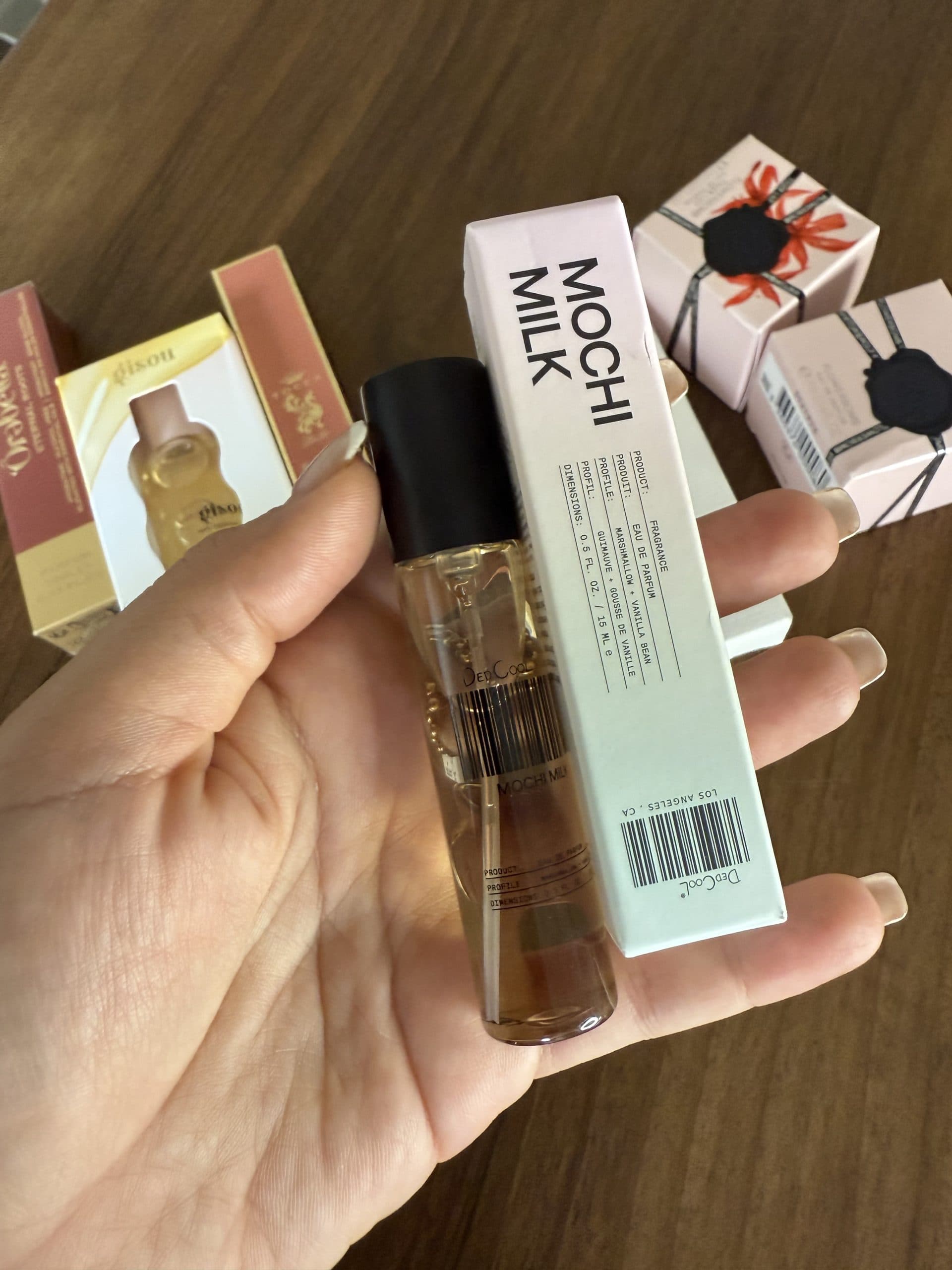 عطر موچی میل Mochi Milk ددکول DedCool — تصویر ۲