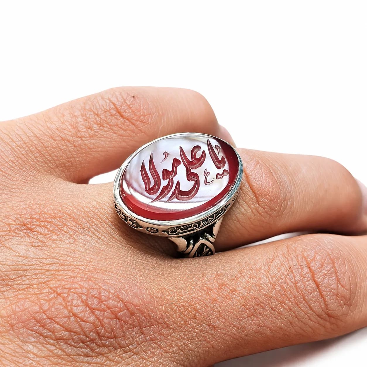 انگشتر نقره حکاکی یا علی مولا با رکاب چهار سلام — تصویر ۲