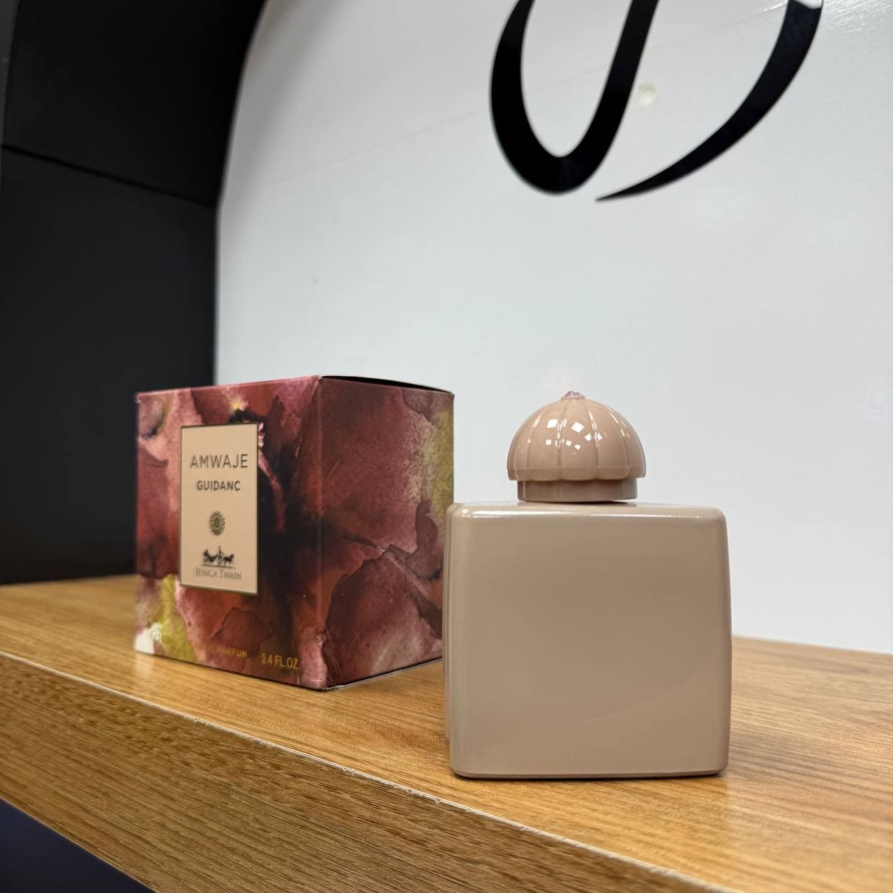 عطر ادکلن آمواج گایدنس زنانه جسیکا توئین 100 میل — تصویر ۷