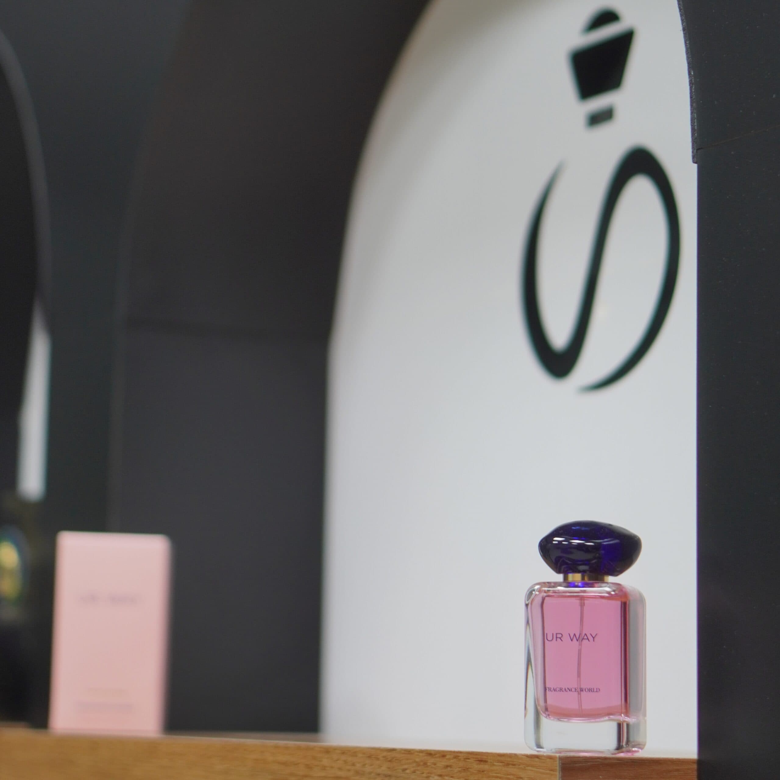 عطر ادکلن زنانه جورجیو آرمانی مای وی(فرگرنس) — تصویر ۷