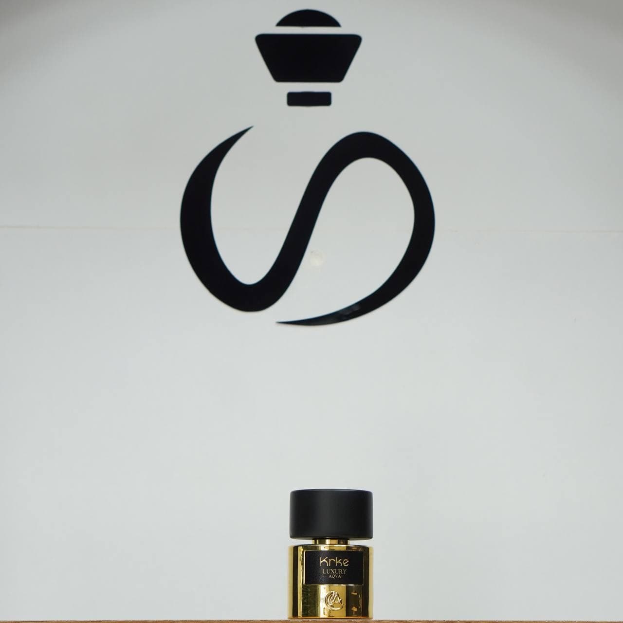 عطر ادکلن تیزیانا ترنزی کریکه ۵۰ میل لاکچری اکوا — تصویر ۴