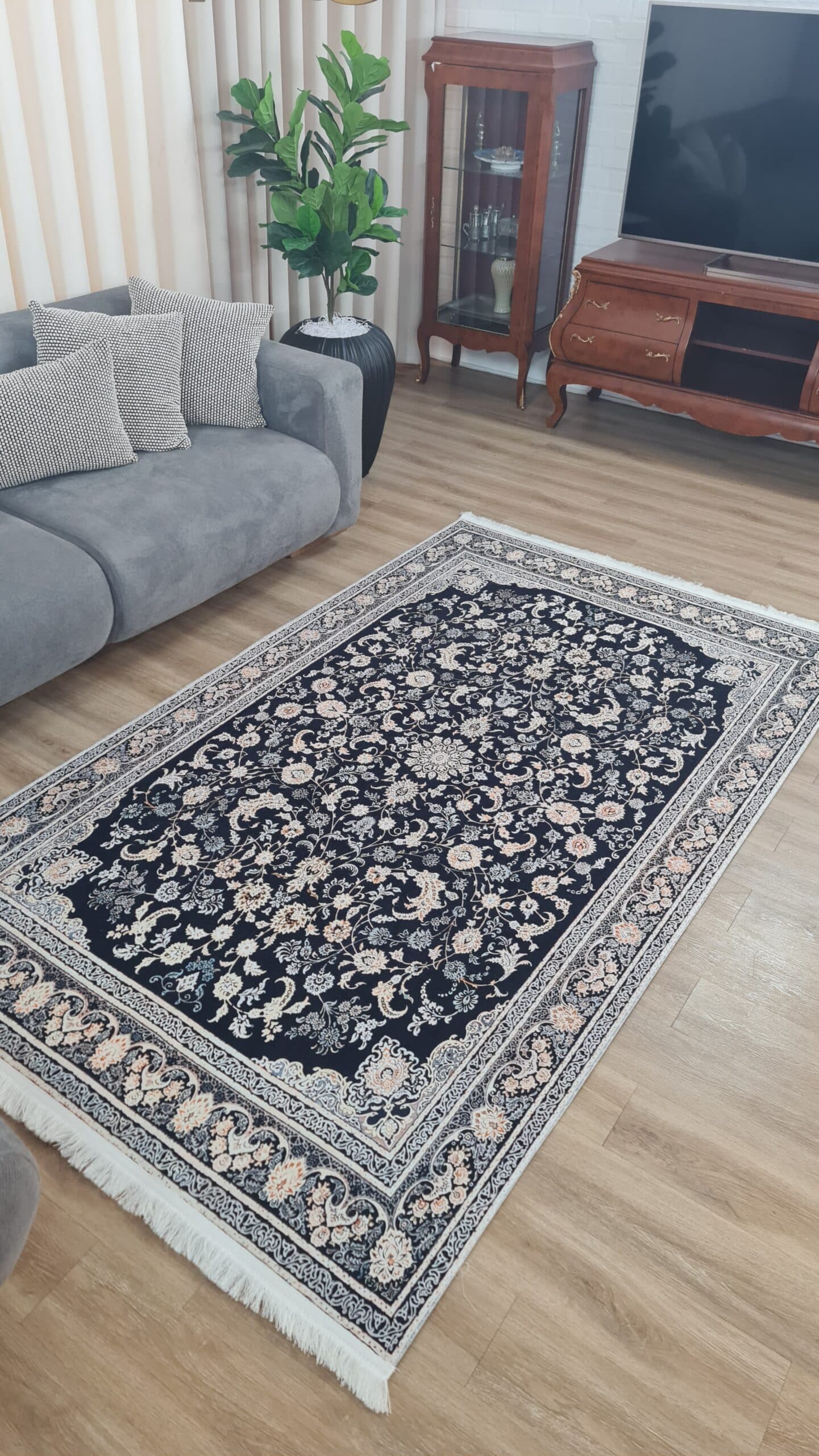 فرش ماشینی چاپی | فرشینه مخمل هازان ترک استپ دار (ضد سر) طرح سنتی کد U63 — تصویر ۶