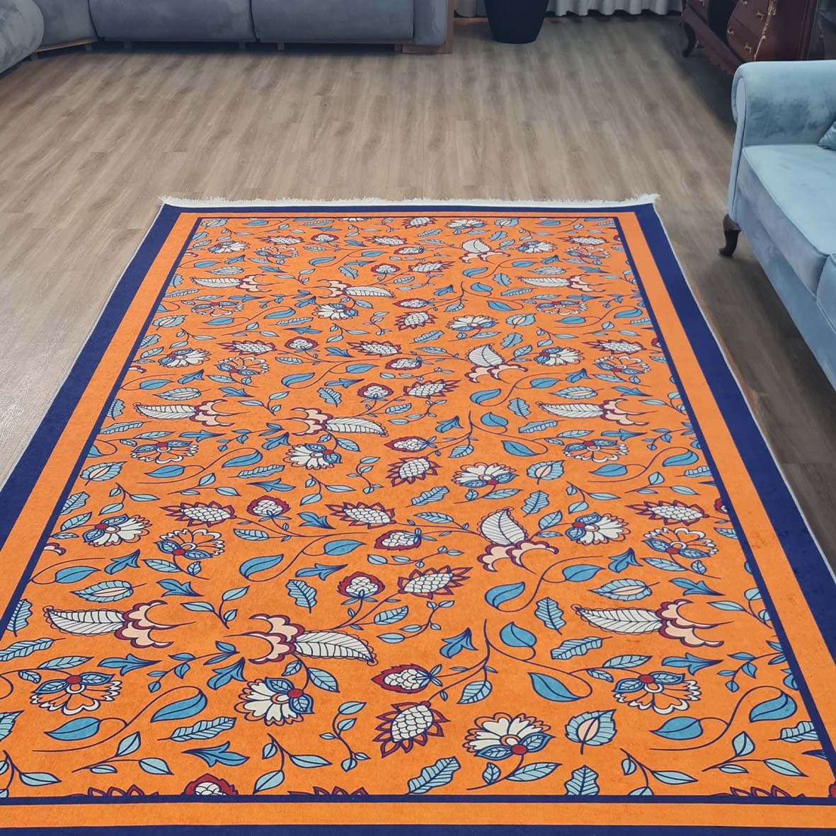 فرش ماشینی چاپی | فرشینه مخمل هازان ترک استپ دار (ضد سر) طرح فانتزی کد R132 — تصویر ۴