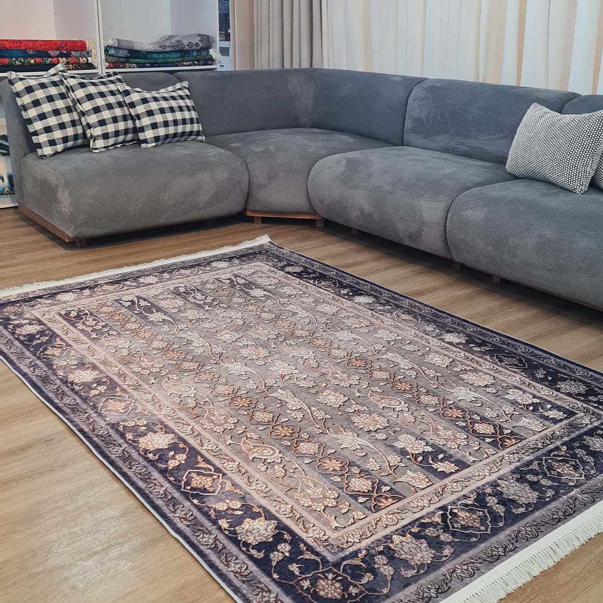 فرش ماشینی چاپی | فرشینه مخمل هازان ترک استپ دار (ضد سر) طرح سنتی کد L458 — تصویر ۵