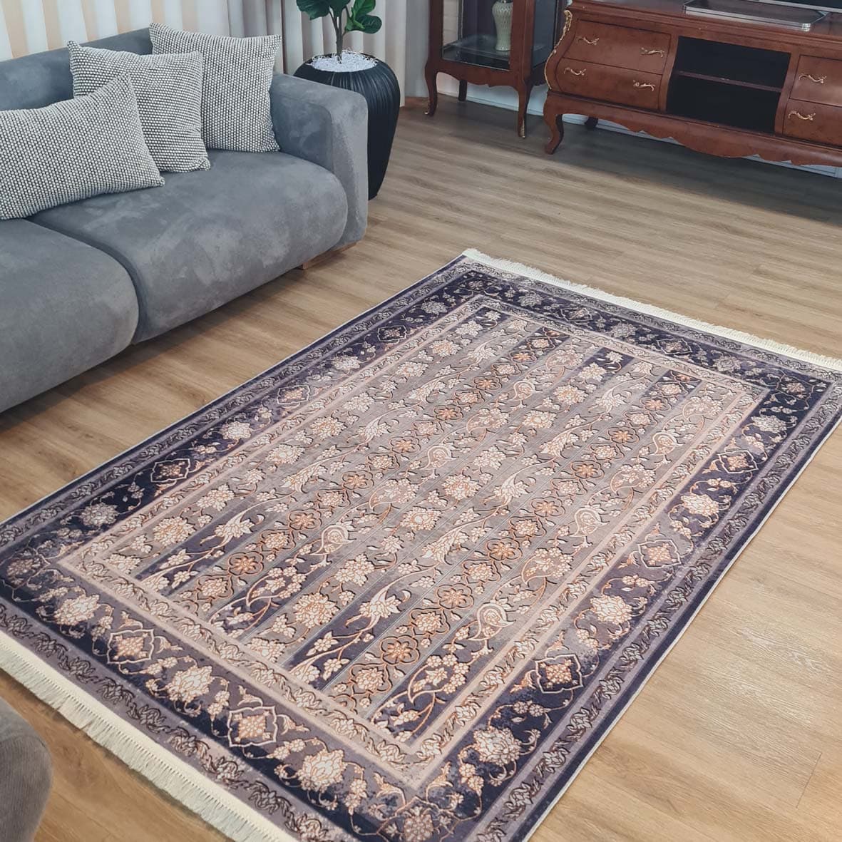 فرش ماشینی چاپی | فرشینه مخمل هازان ترک استپ دار (ضد سر) طرح سنتی کد L458 — تصویر ۶