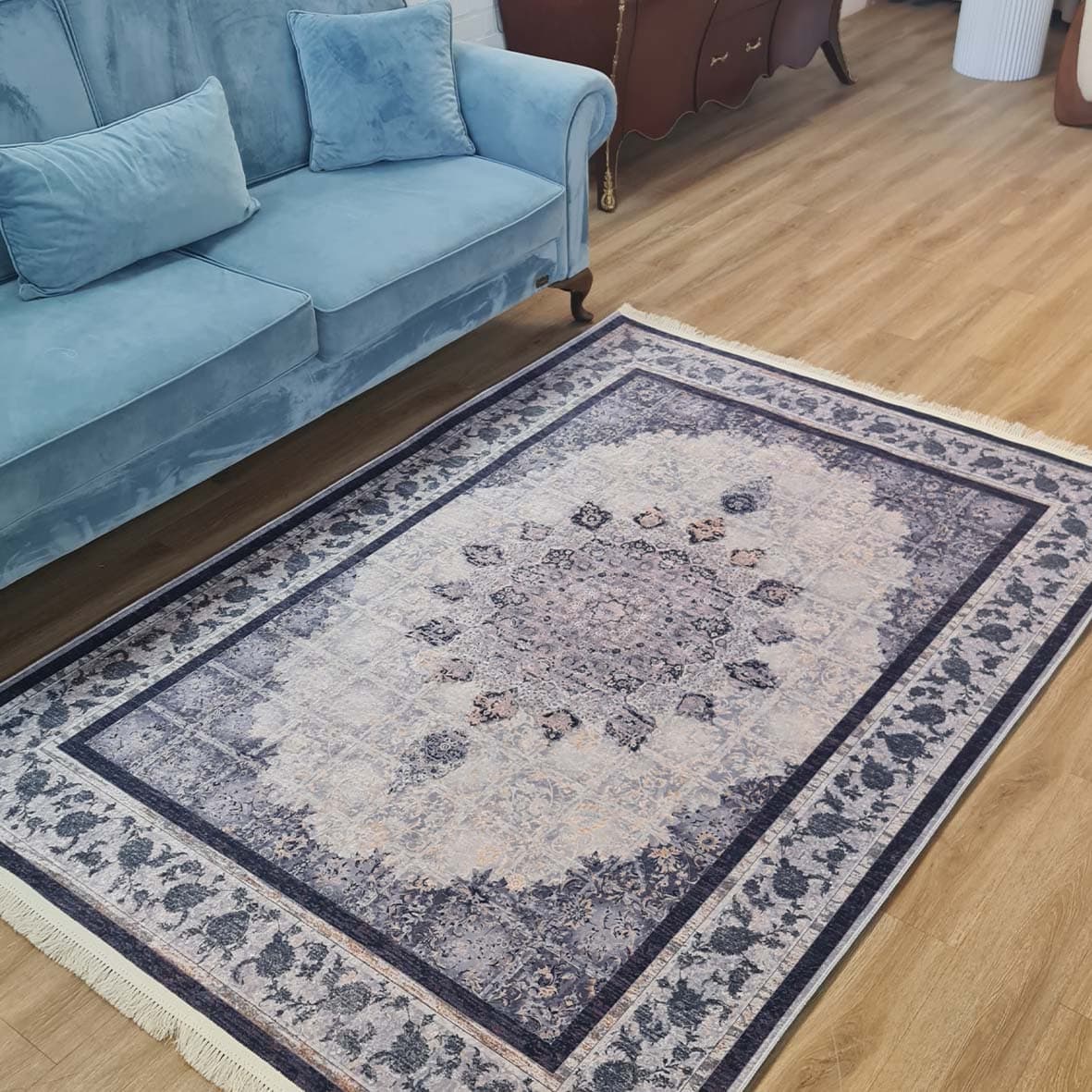 فرش ماشینی چاپی | فرشینه مخمل هازان ترک استپ دار (ضد سر) طرح سنتی کد L434 — تصویر ۷