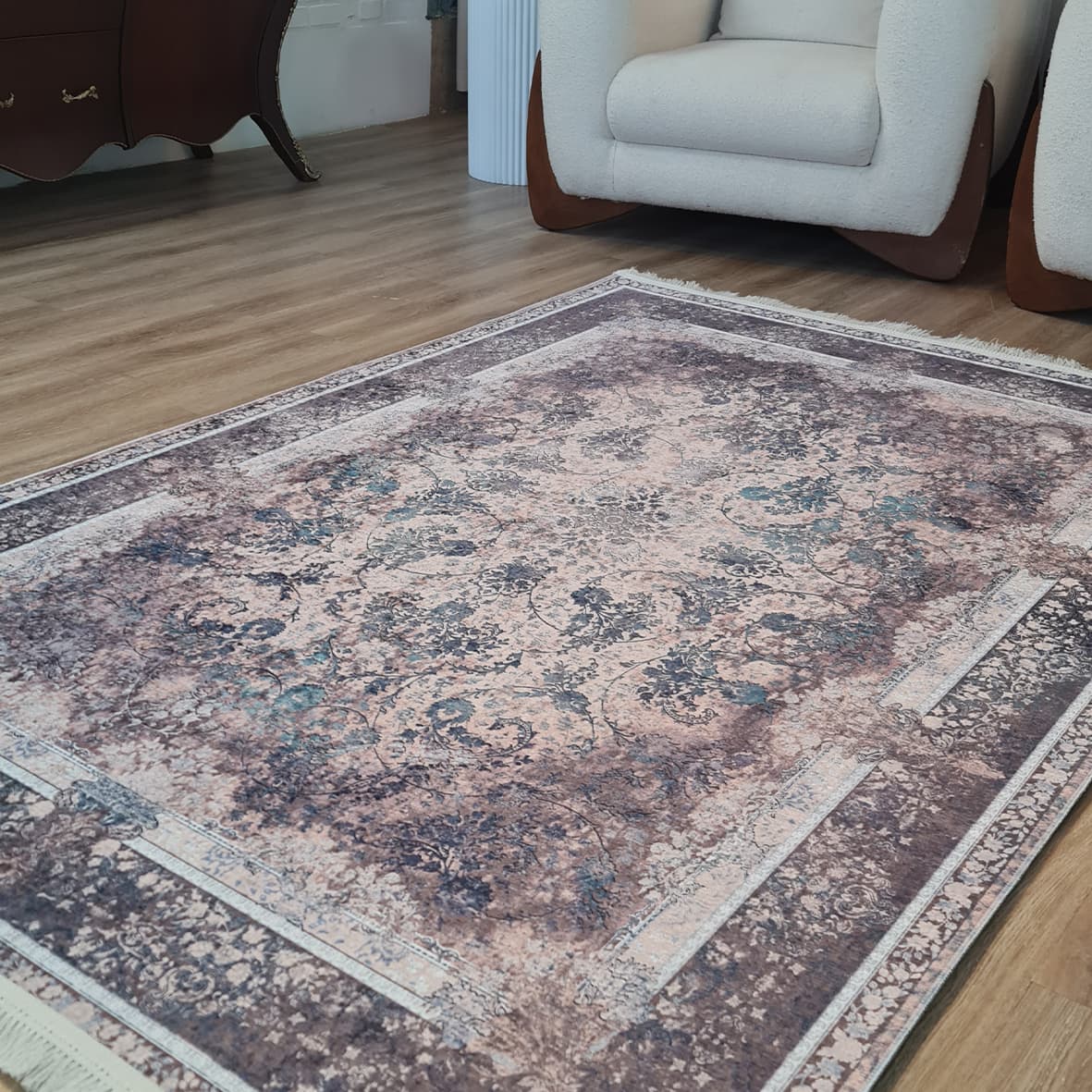 فرش ماشینی چاپی | فرشینه مخمل هازان ترک استپ دار (ضد سر) طرح سنتی کد L520 — تصویر ۱۰