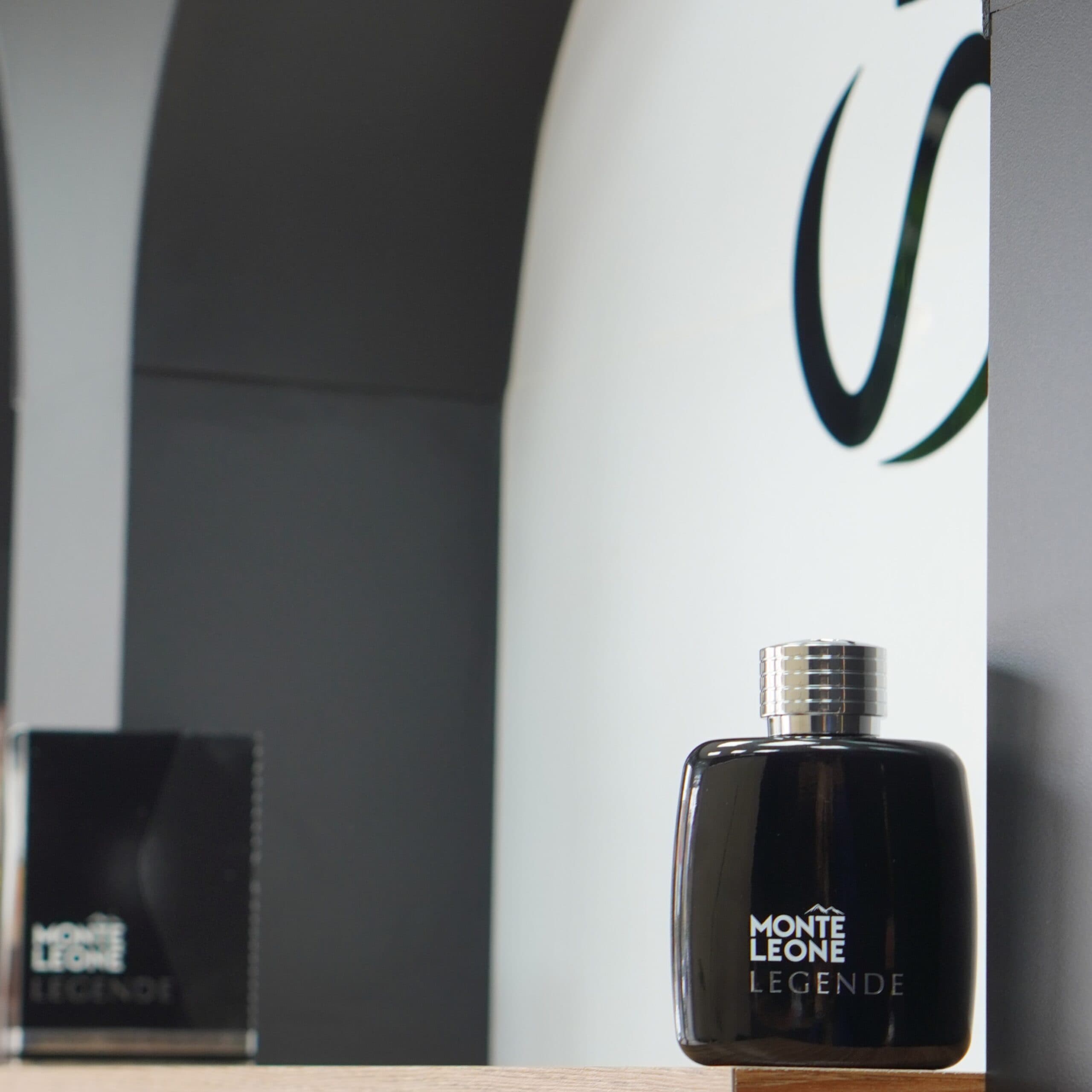 عطر ادکلن مون بلان لجند(فرگرنس) — تصویر ۸