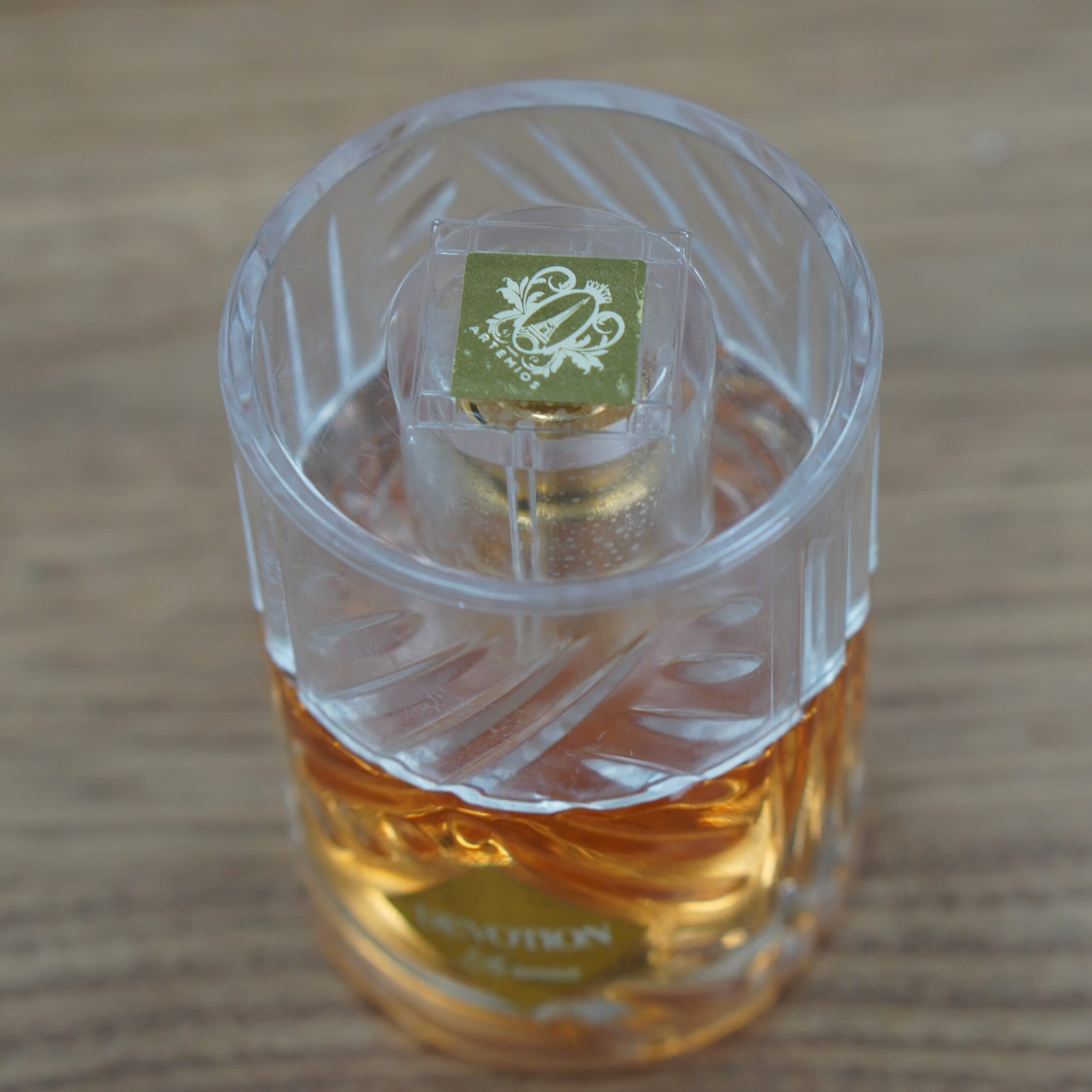 عطر ادکلن زنانه دووشن مینیاتوری(آرتمیوس) — تصویر ۷