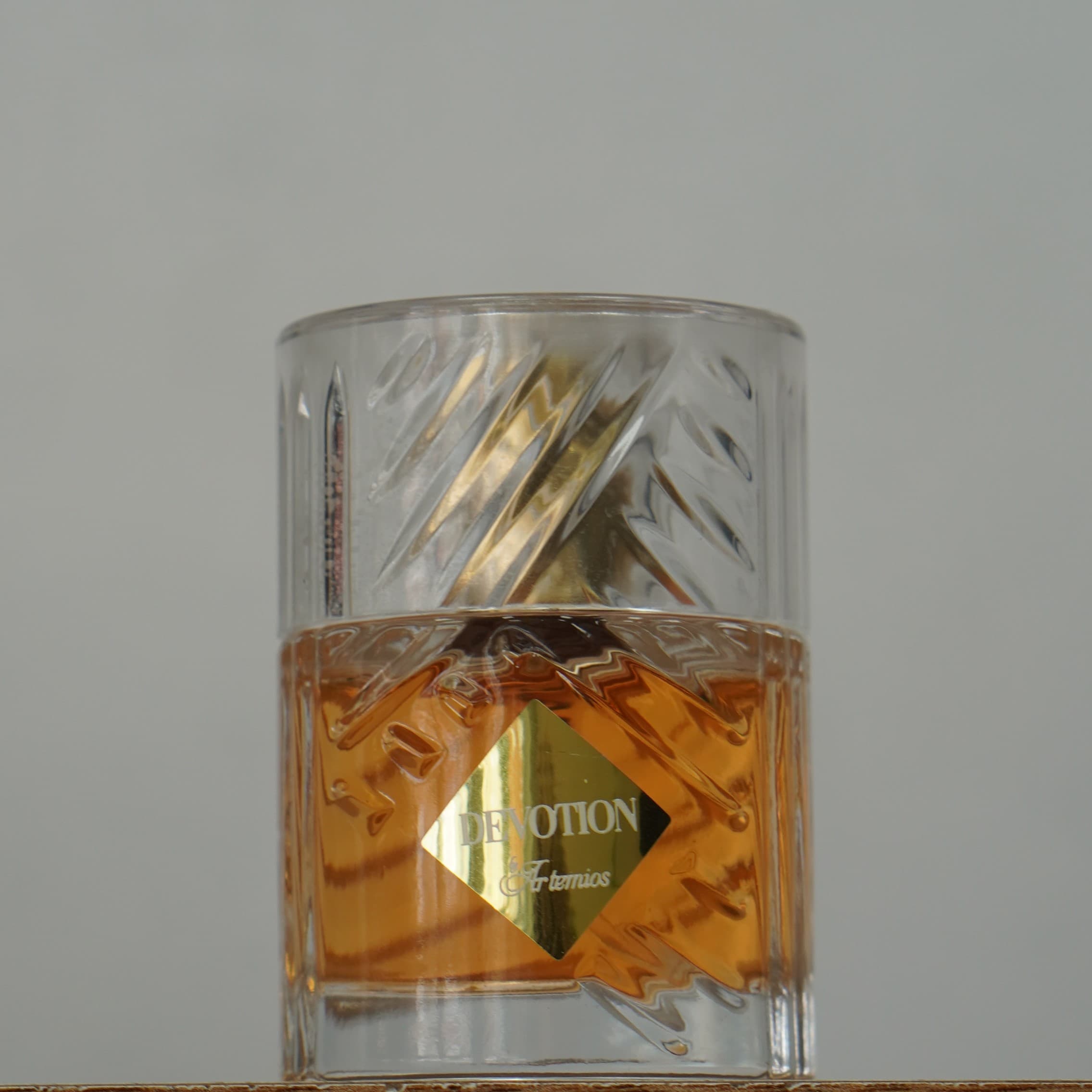 عطر ادکلن زنانه دووشن مینیاتوری(آرتمیوس) — تصویر ۶