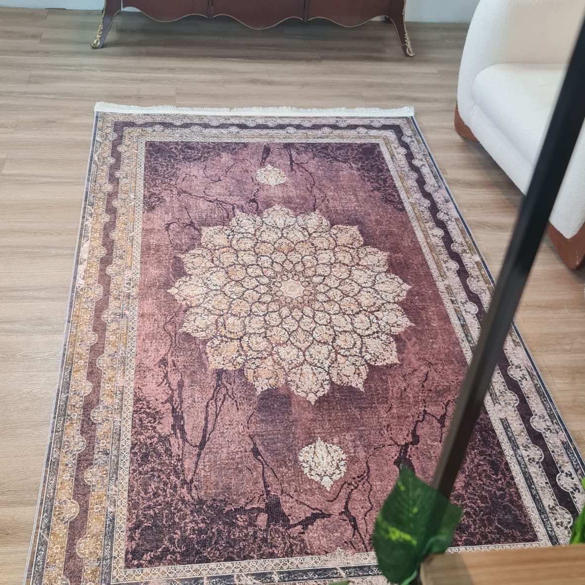 فرش ماشینی چاپی | فرشینه مخمل هازان ترک استپ دار (ضد سر) طرح سنتی کد L319 — تصویر ۴