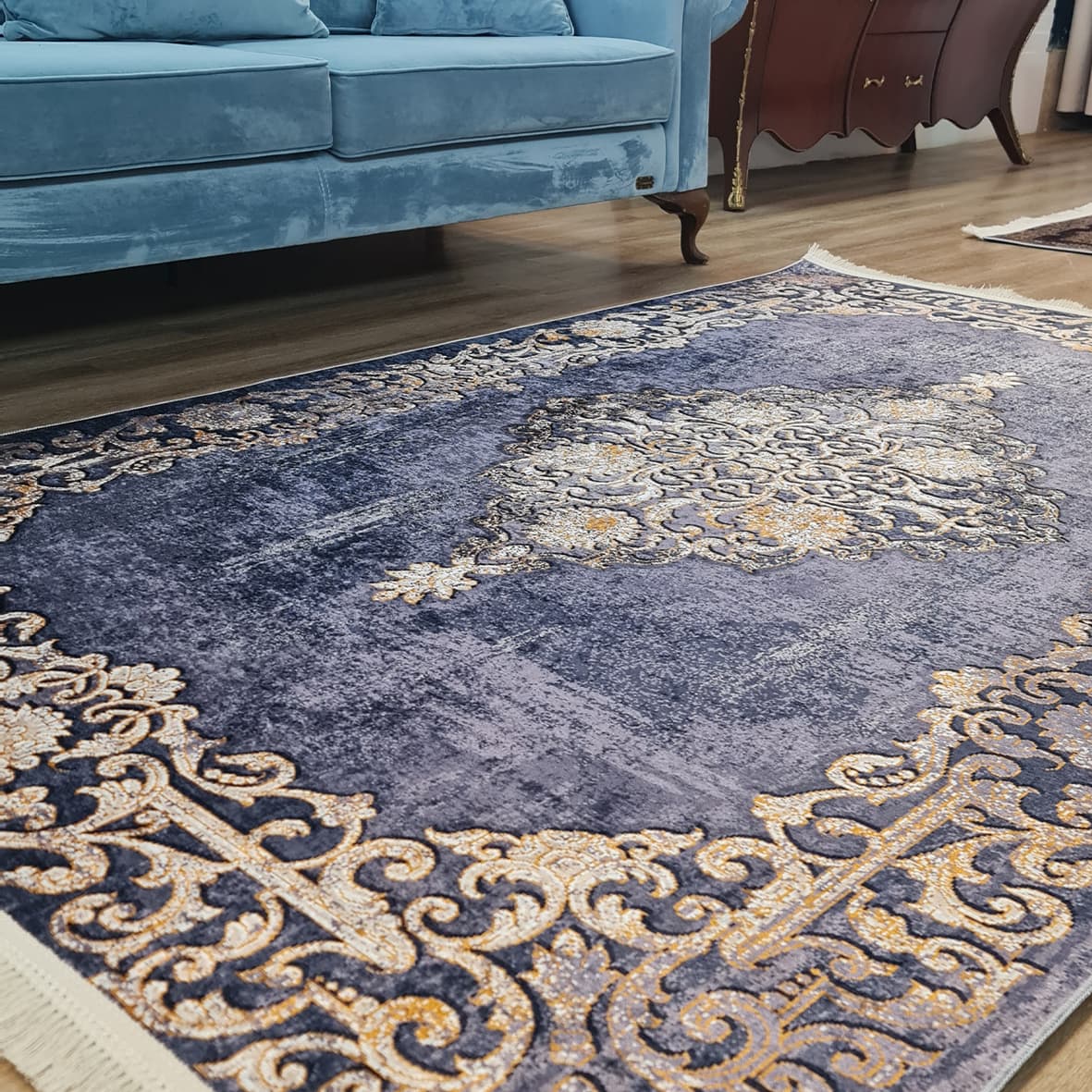 فرش ماشینی چاپی | فرشینه مخمل هازان ترک استپ دار (ضد سر) طرح سنتی کد L478 — تصویر ۱۲