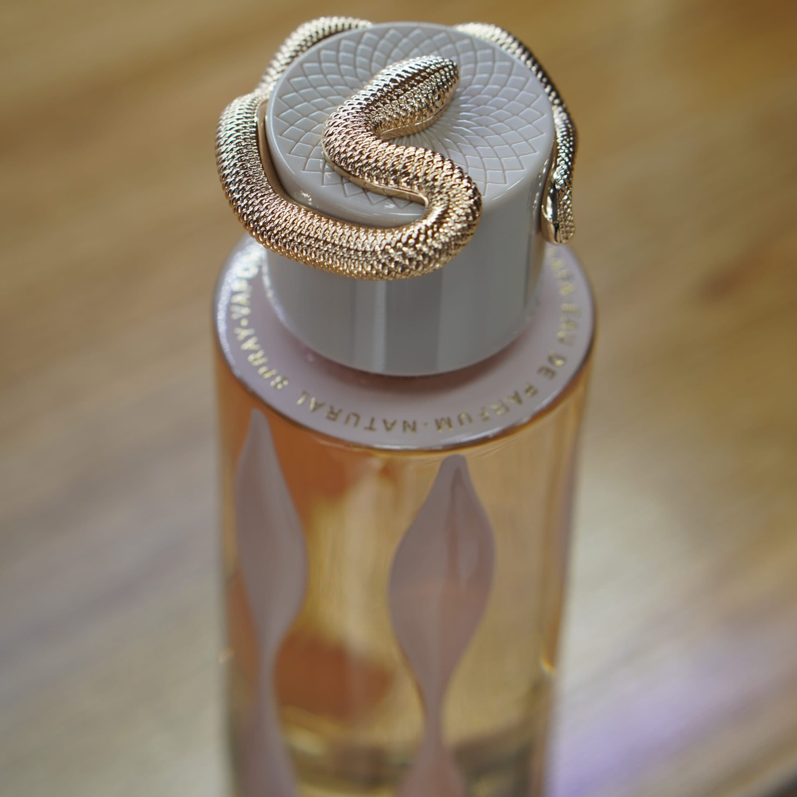 عطر ادکلن تریاق ادوپرفیوم لطافه(صورتی) — تصویر ۹