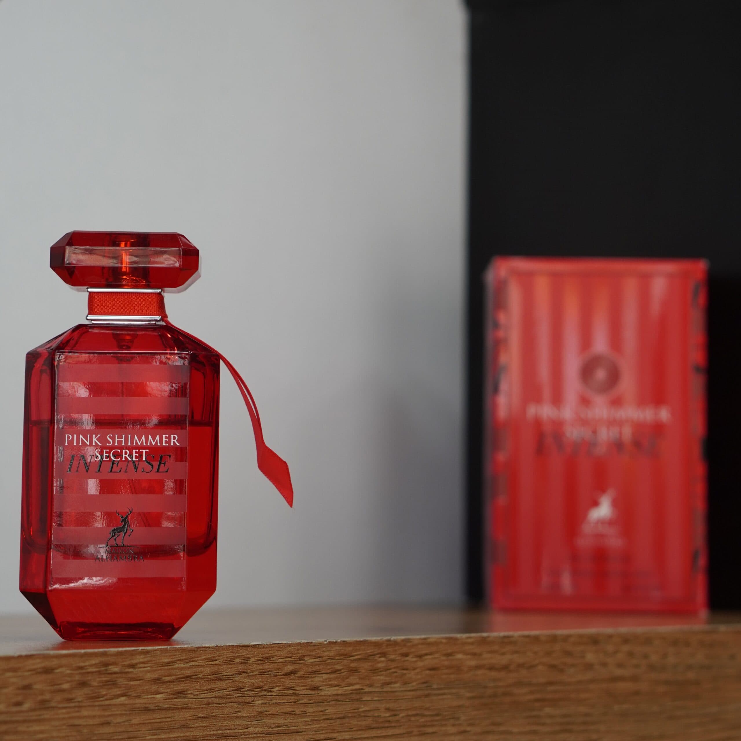عطر ادکلن ویکتوریا سکرت بامبشل اینتنس (الحمبرا) — تصویر ۳