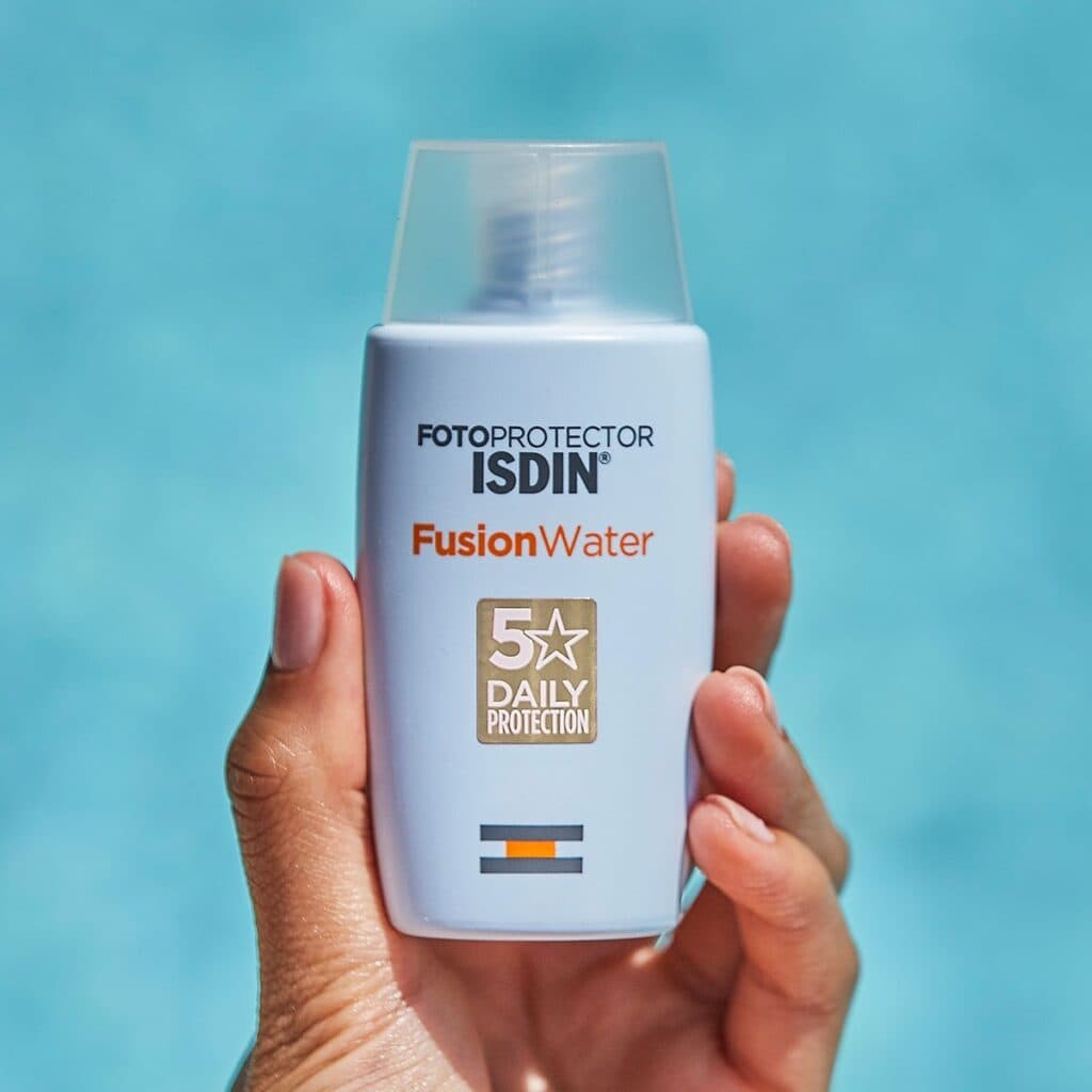 کرم ضد آفتاب ایزدین ISDIN FUSION WATER SPF50 — تصویر ۱۰