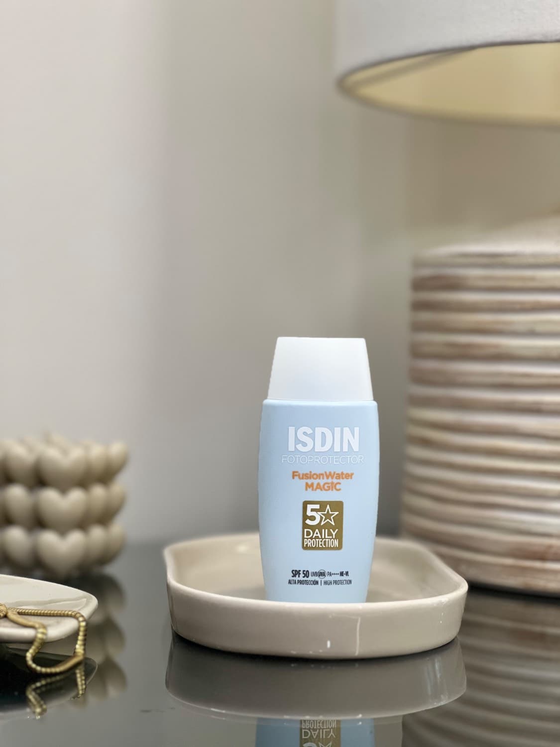 کرم ضد آفتاب ایزدین ISDIN FUSION WATER SPF50 — تصویر ۲