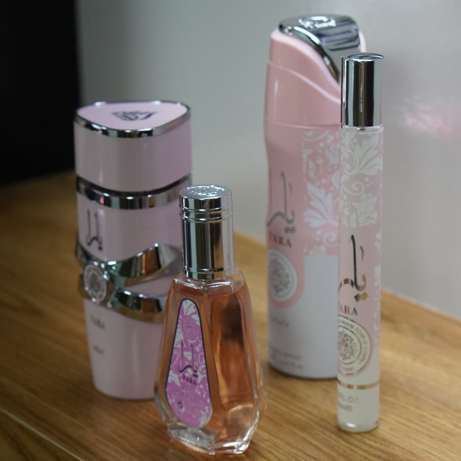 عطر ادکلن زنانه یارا صورتی — تصویر ۱۱