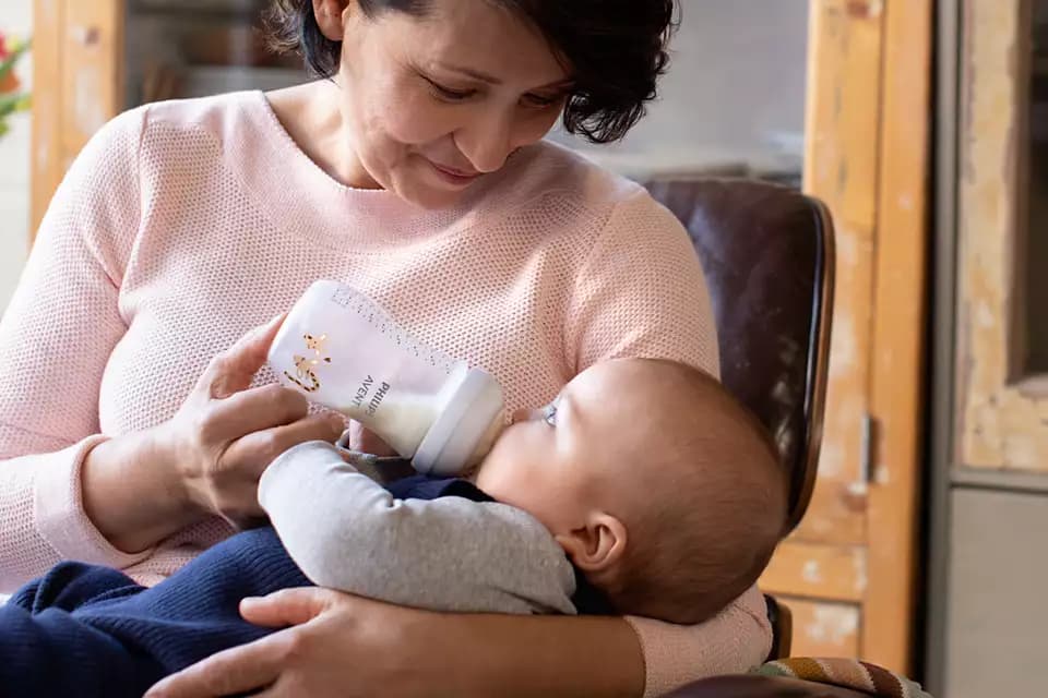 شیشه شیر نچرال ۲۶۰ میل فیلیپس اونت مدل زرافه — تصویر ۳