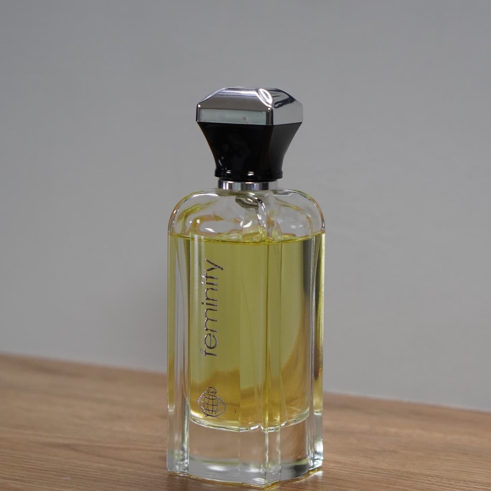 عطر ادکلن زنانه ومنیتی تیری موگلر فرگرنس ورد 100 میل — تصویر ۳