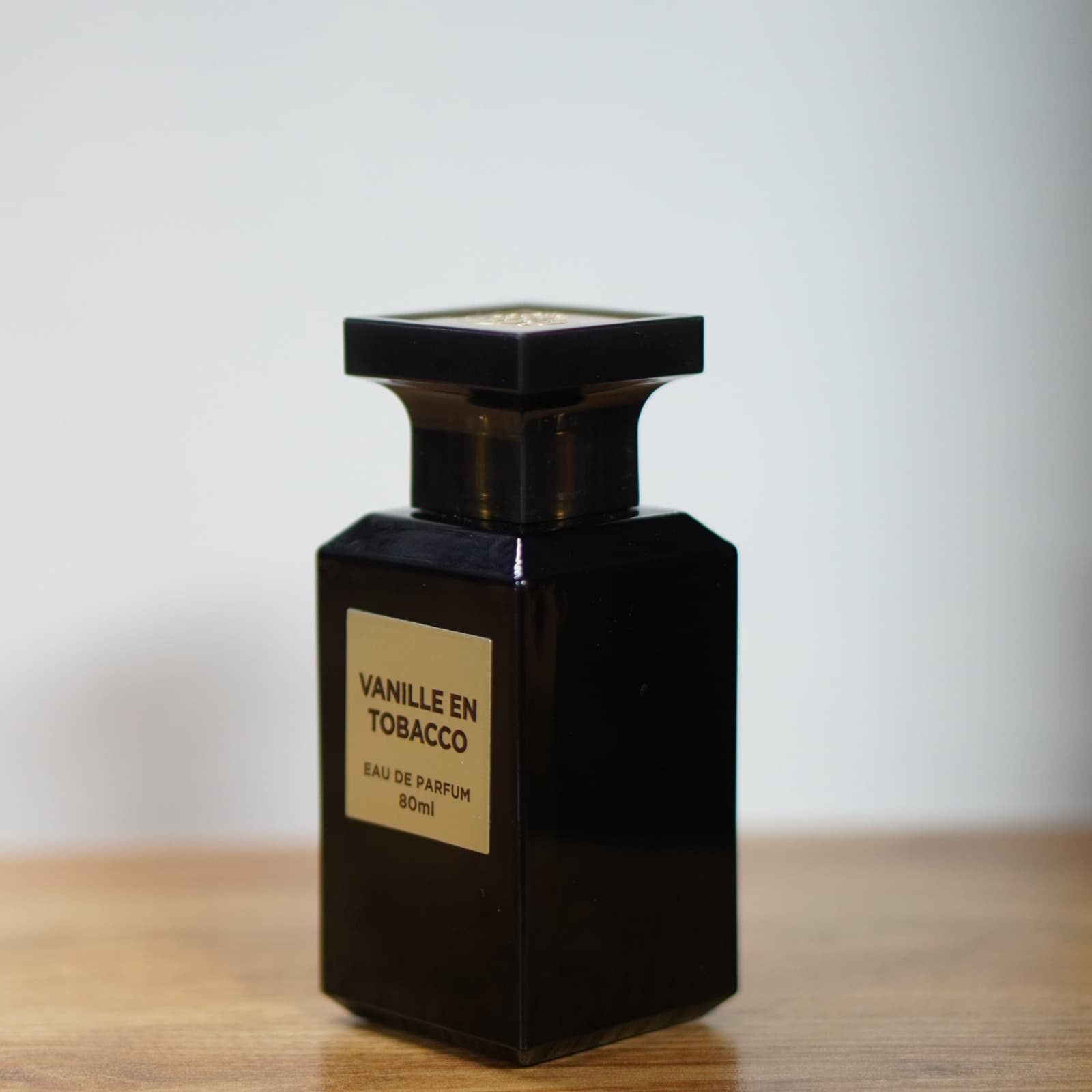 عطر ادکلن مردانه تامفورد توباکو وانیل 80 میل فرگرنس ورد — تصویر ۴