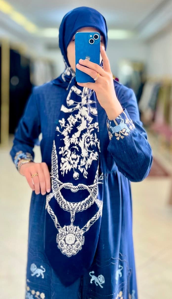 روسری ابریشم اورجینال طرح1