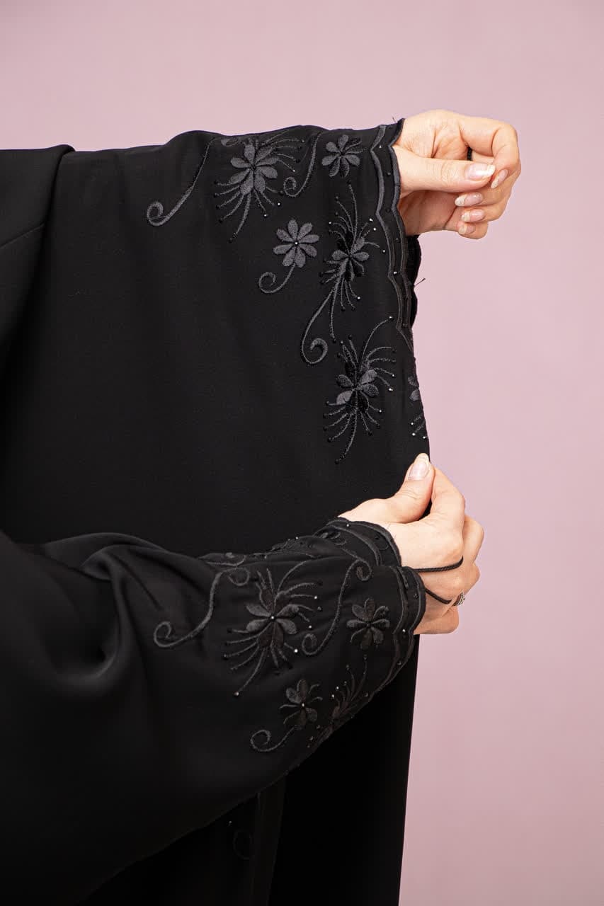 چادر عبا گلدوزی ۵ گل — تصویر ۳