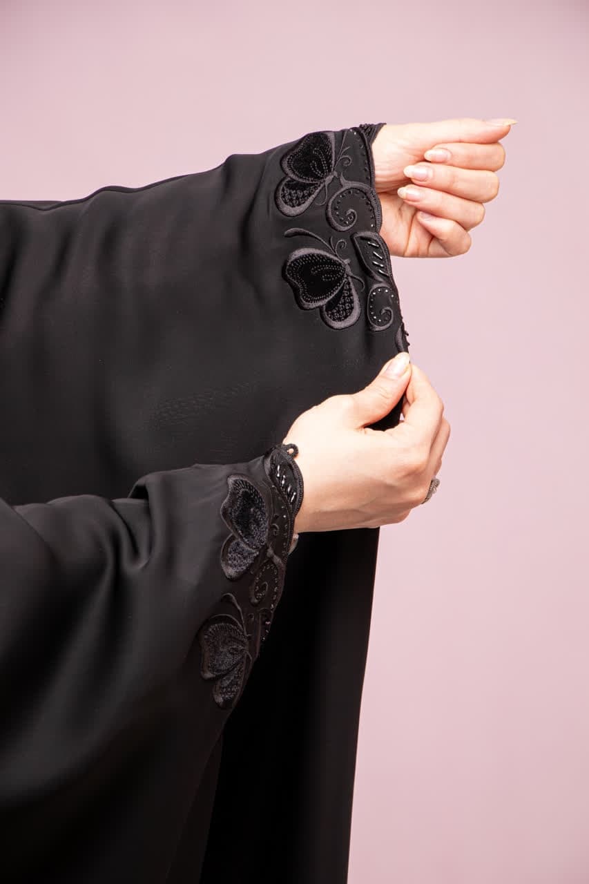 چادر عبا گلدوزی مونجوق پروانه — تصویر ۲