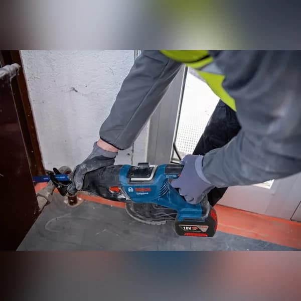 اره افقی بر شارژی بوش مدل GSA 185 li — تصویر ۹