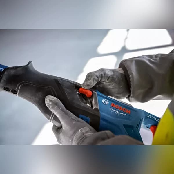 اره افقی بر شارژی بوش مدل GSA 185 li — تصویر ۳