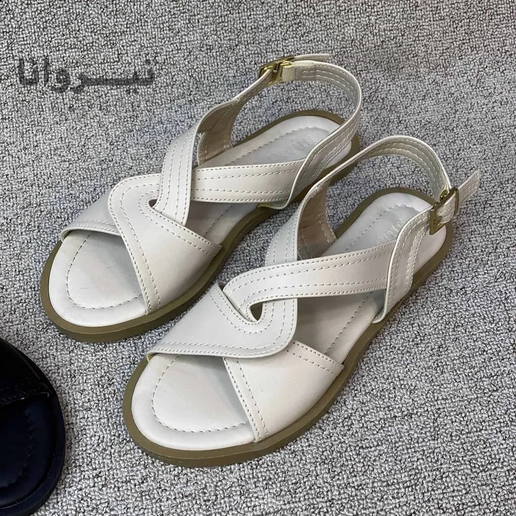 صندل زنانه مصری چرمی (مشکی و کرم) — تصویر ۲